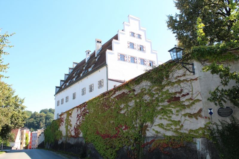 Datei:Auf der Burg.jpg