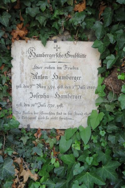 Datei:Grabdenkmal, Nr. 137 Hamberger Gesamtansicht..jpg