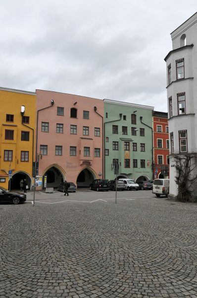 Datei:Fassaden sued dobler 140211 klein.jpg