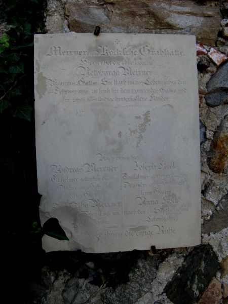 Datei:Grabdenkmal, Nr. 135 Gesamtansicht..jpg