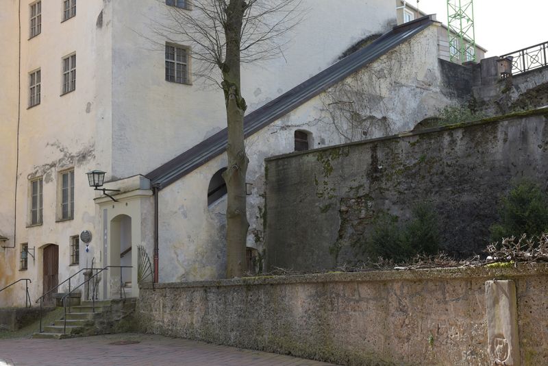 Datei:Friedhofstiege 02 dobler 200327 klein.jpg