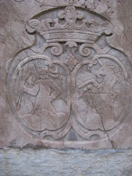 Datei:05 Grabdenkmal, Nr. 5 Wappen.jpg