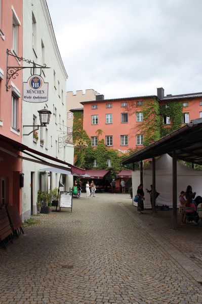 Datei:09 heute Mo Lueginger.jpg