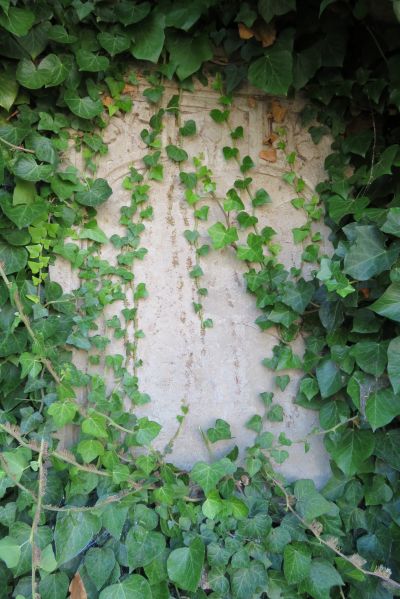 Datei:Grabdenkmal, Nr. 140 Gesamtansicht..jpg