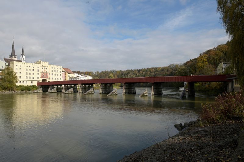Datei:Wasserburg innbruecke dobler 191106 klein.jpg