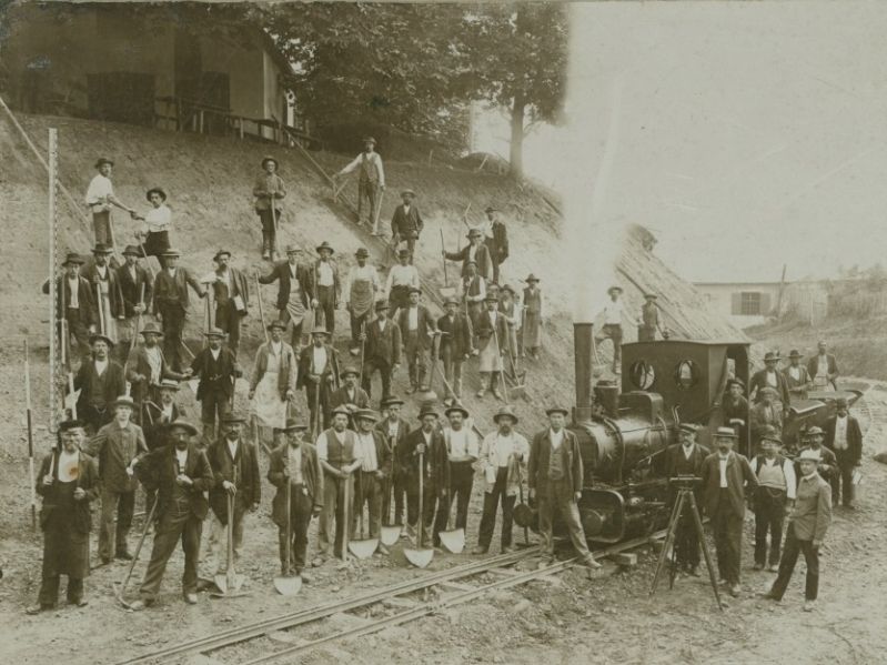 Datei:Bahnbauarbeiter 1902.jpg