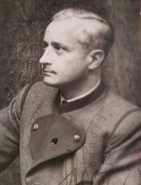 Datei:Foto Dr. Moos ca. 1940.jpg